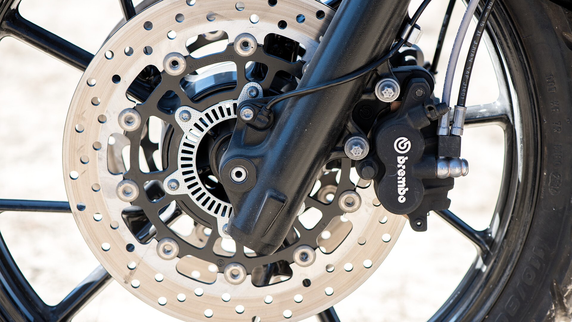 F 700 GS twin disc brake