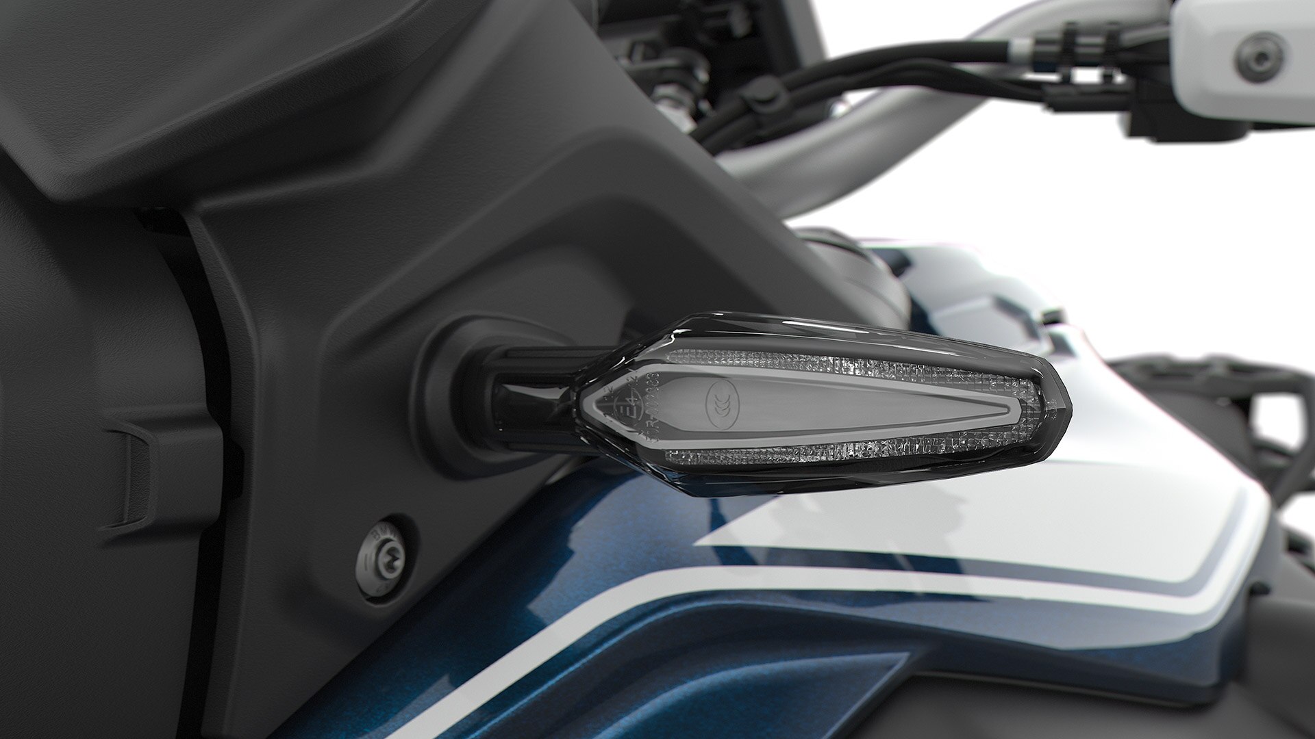 We see the LED indicators of the F 850 GS.