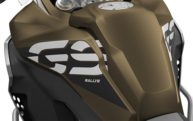 We see the tank of the F 850 GS Adventure.