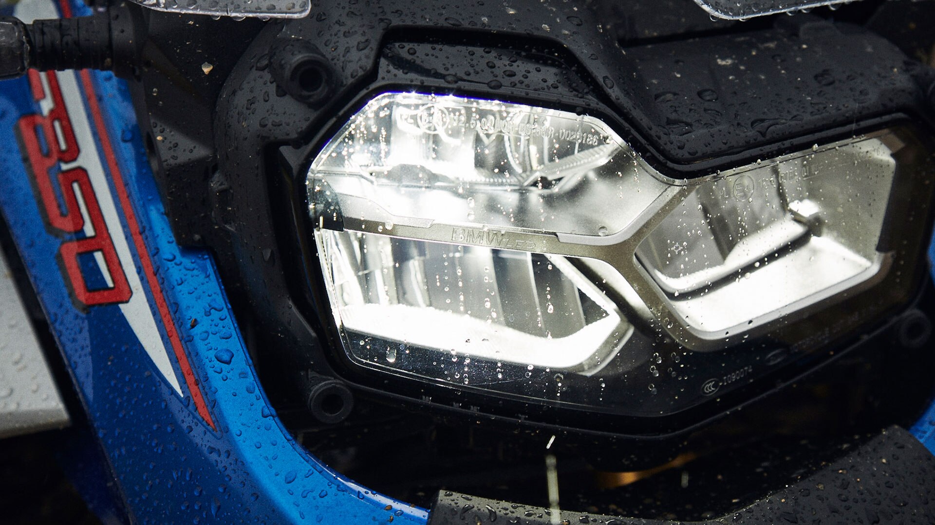 ไฟหน้า LED ของ BMW F 850 GS Adventure รุ่นใหม่