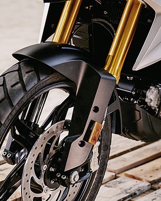 โช๊คอัพแบบหัวกลับชุบอาโนไดซ์สีทองของ G 310 GS