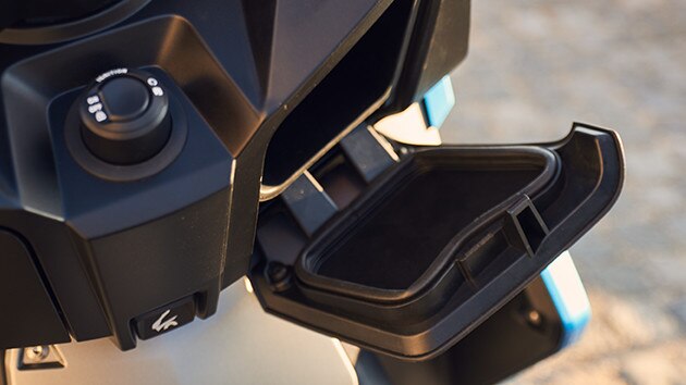 C 400 X charging station