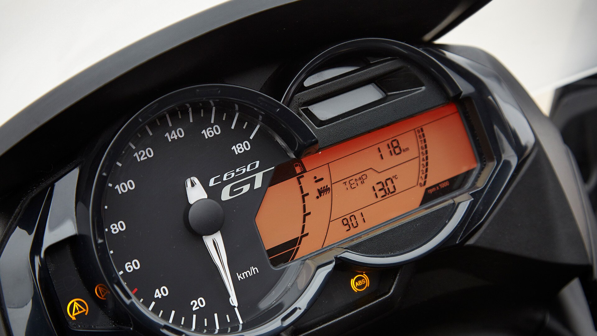 แผงควบคุมของ C 650 GT